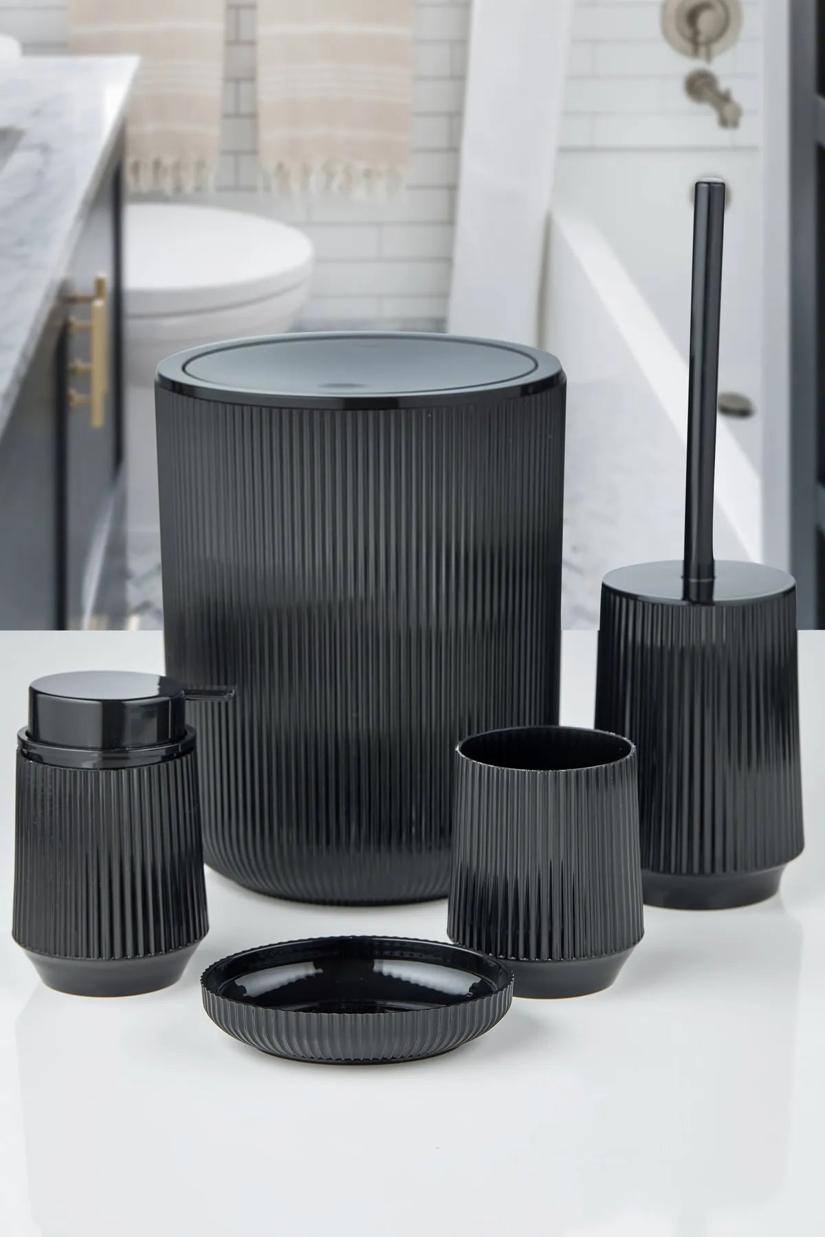 Elegant White Bathroom Set – 6 Pieces
