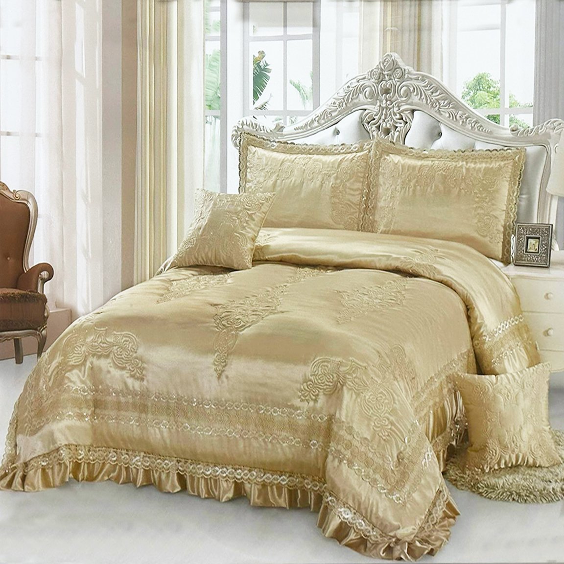 Claudia champaigne Comforter Set