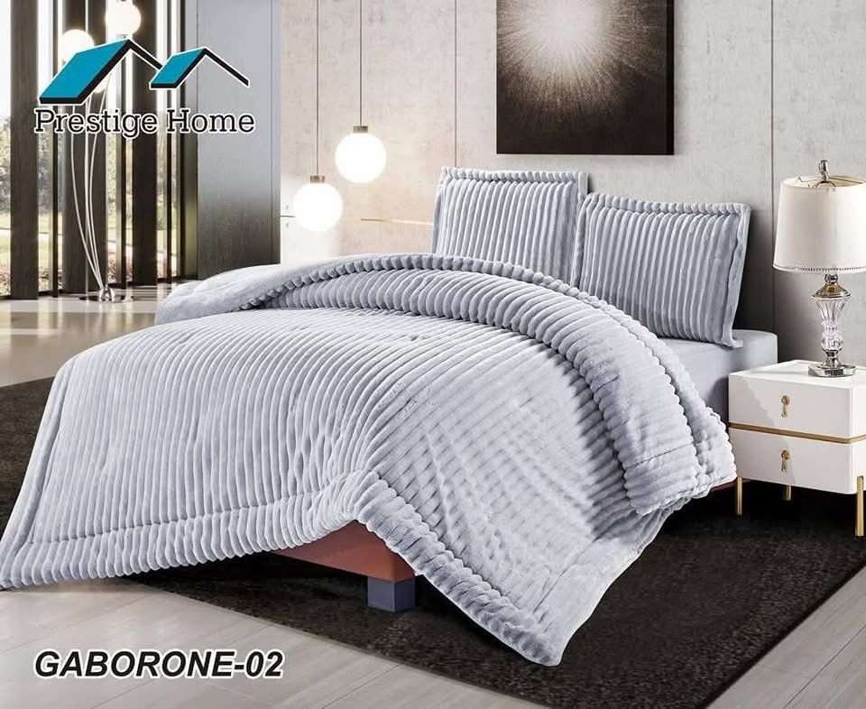 Gaborone Comforter Fur Set - Double
