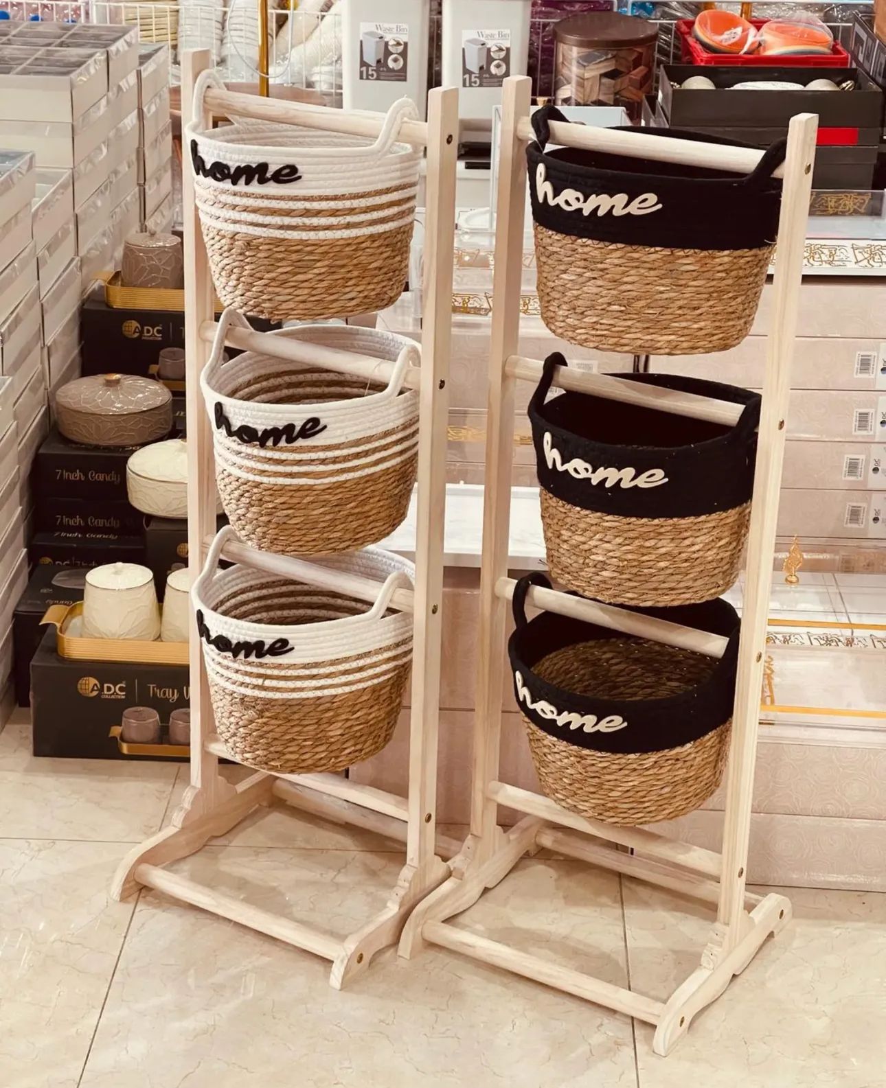 3 layers pocket stand