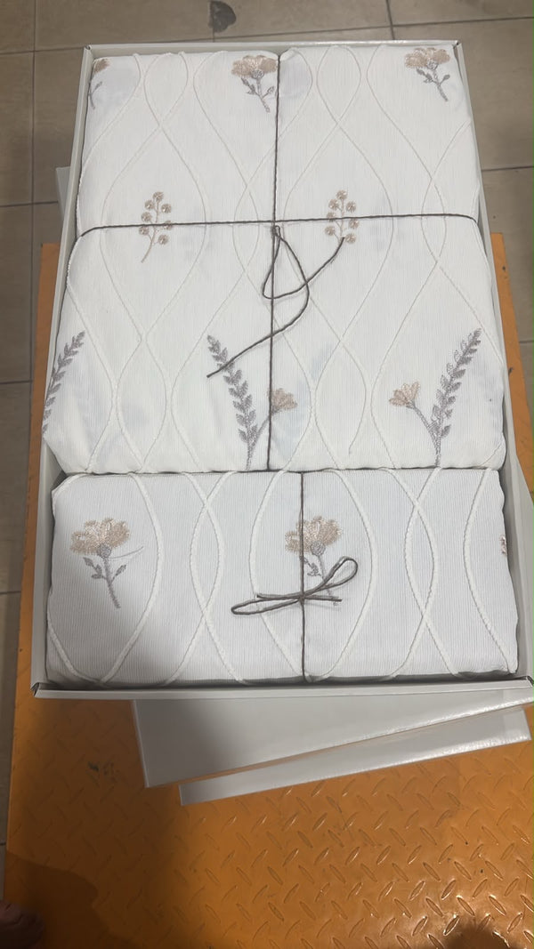 Embroidered Jacquard Pique Bedspread Set 6 pcs - Double