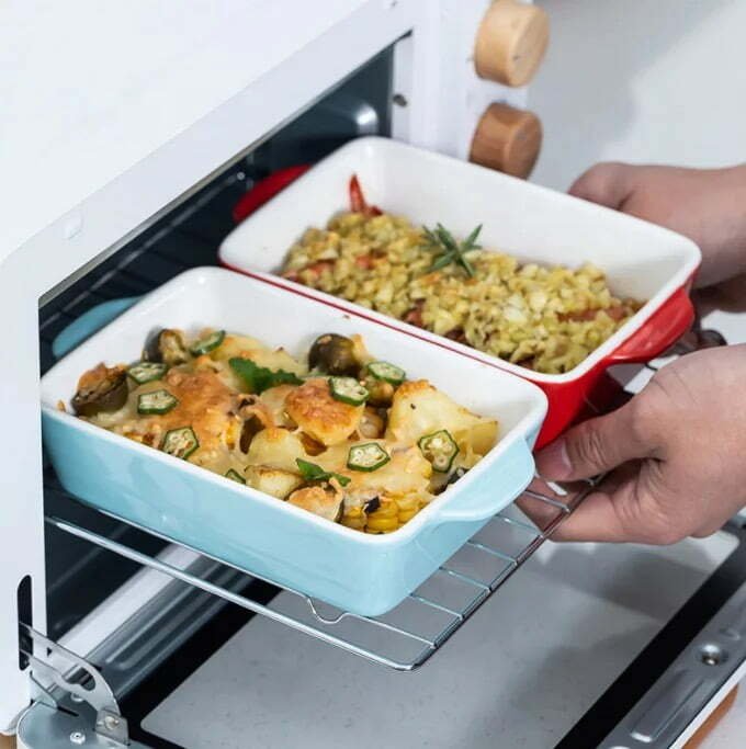 Baking Dishes with Handles